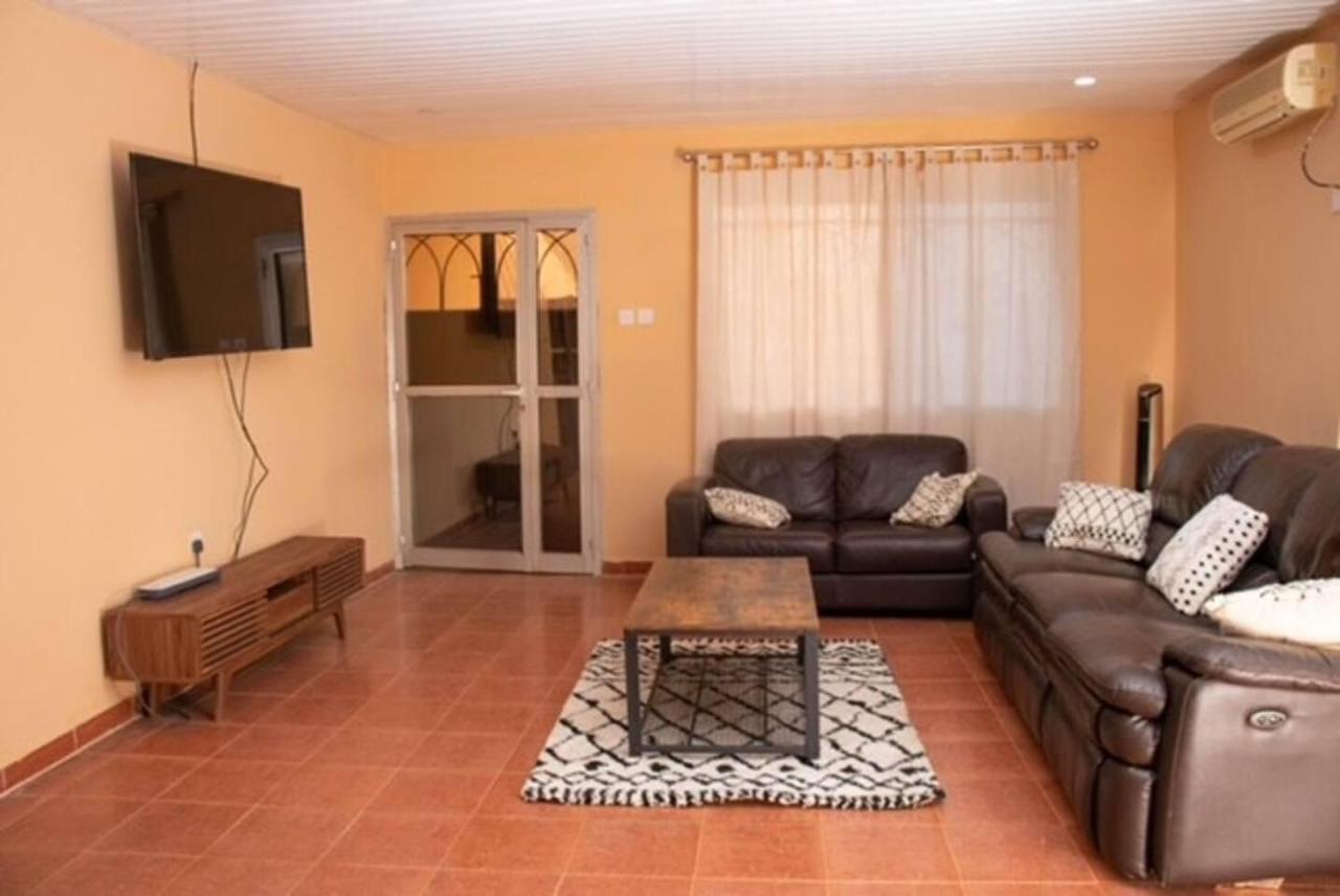 פריטאון Fully Air-Con 3Bed Villa-Wifi -Hot Water -Cable Tv מראה חיצוני תמונה