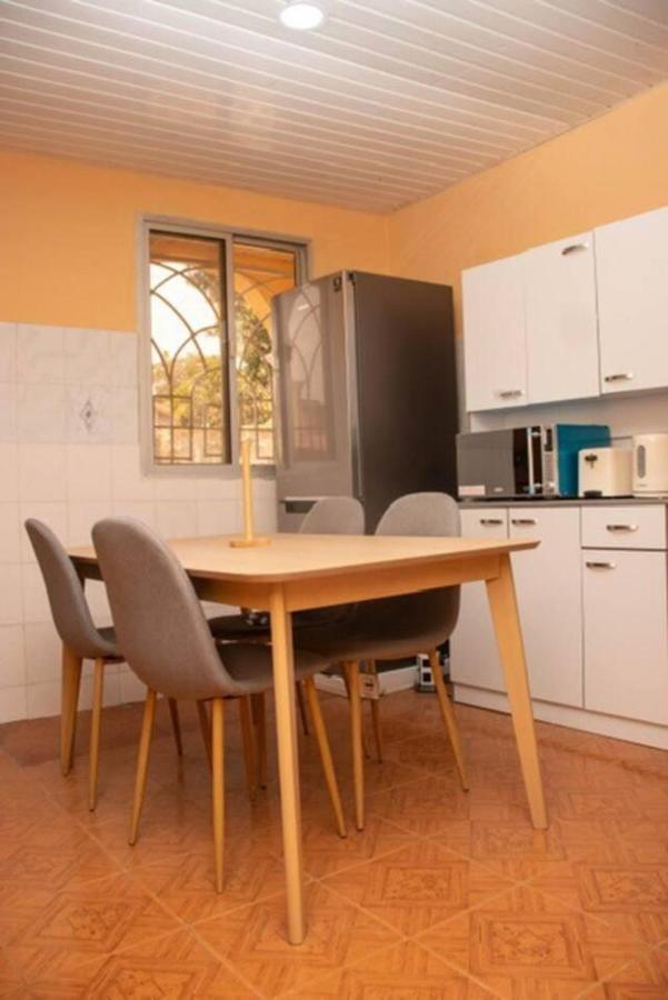 פריטאון Fully Aircondition 3Bed Villa- A C- Wifi- Hotwater מראה חיצוני תמונה
