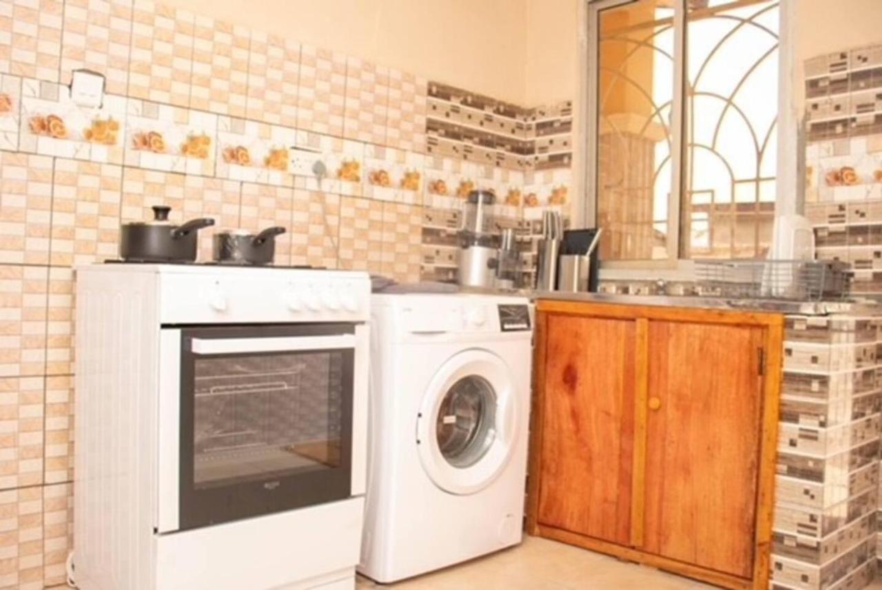 פריטאון Fully Aircondition 3Bed Villa- A C- Wifi- Hotwater מראה חיצוני תמונה