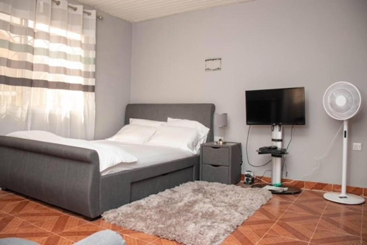 פריטאון Fully Aircondition 3Bed Villa- A C- Wifi- Hotwater מראה חיצוני תמונה