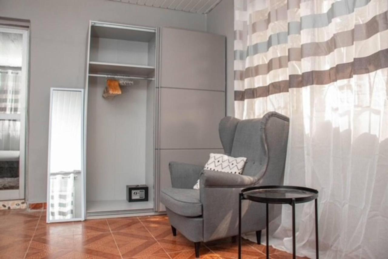פריטאון Fully Aircondition 3Bed Villa- A C- Wifi- Hotwater מראה חיצוני תמונה