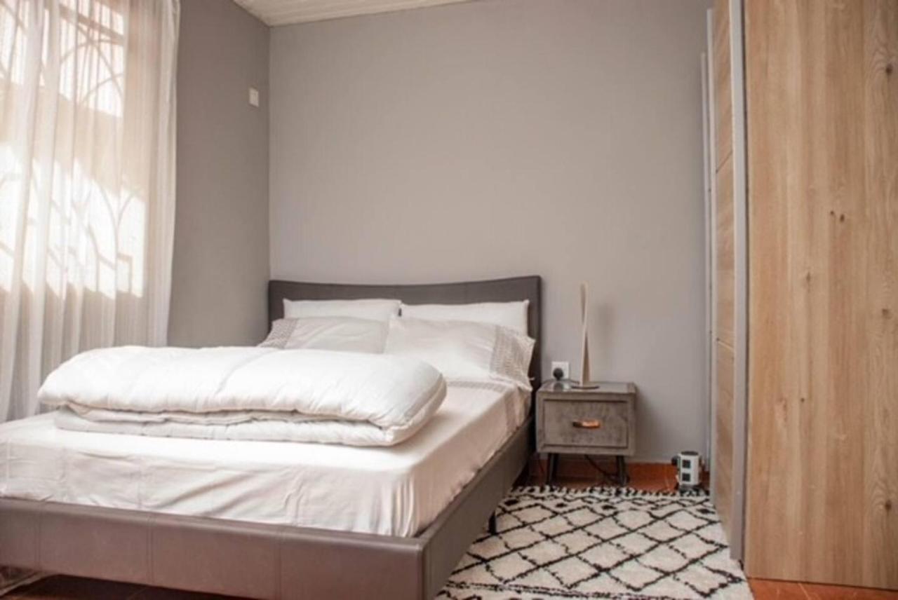 פריטאון Fully Aircondition 3Bed Villa- A C- Wifi- Hotwater מראה חיצוני תמונה