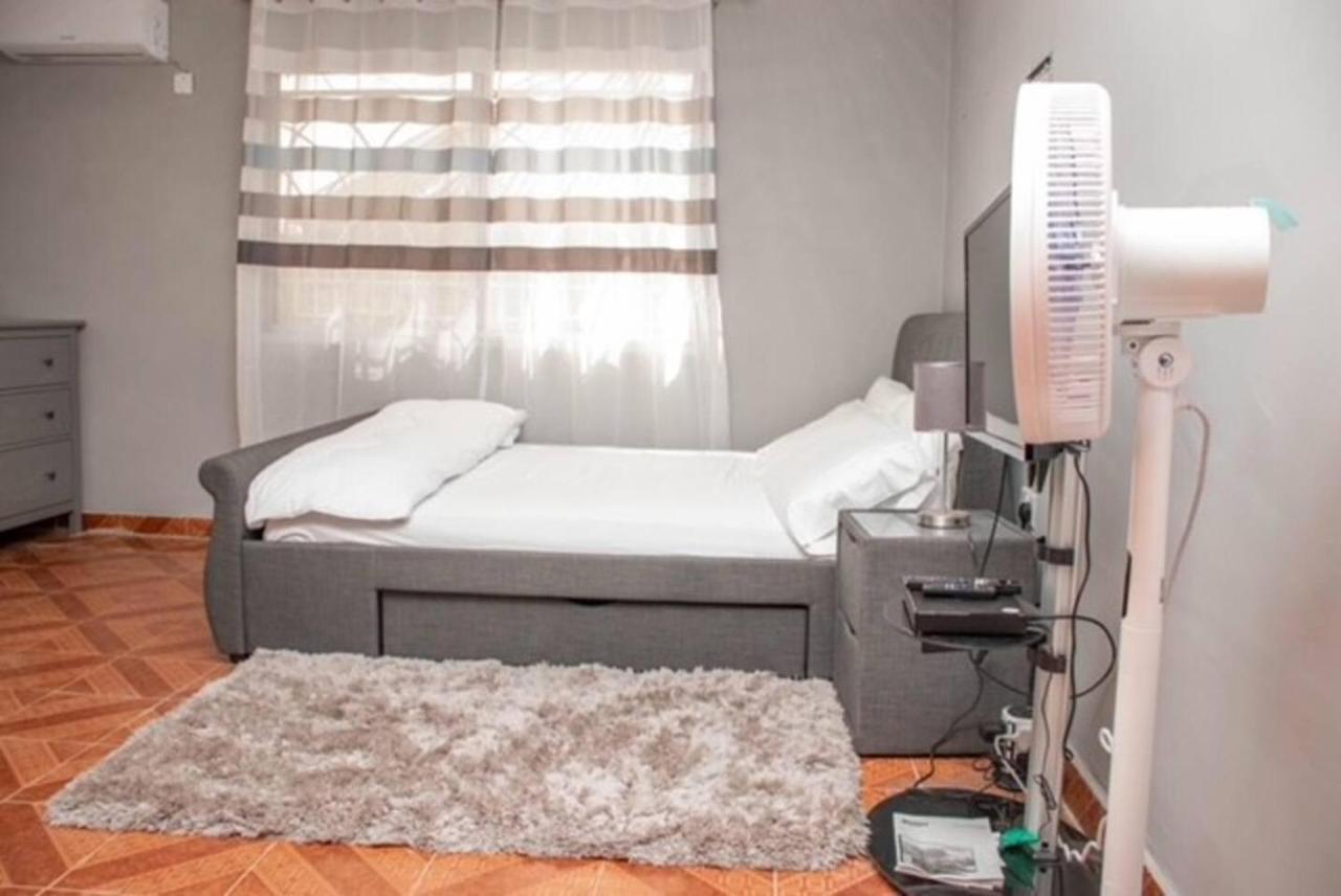 פריטאון Fully Aircondition 3Bed Villa- A C- Wifi- Hotwater מראה חיצוני תמונה