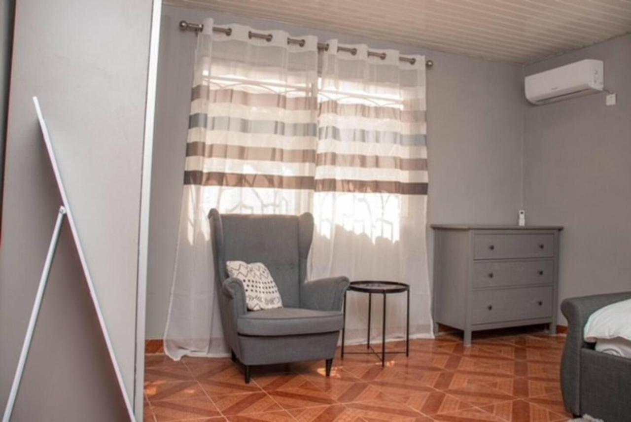 פריטאון Fully Aircondition 3Bed Villa- A C- Wifi- Hotwater מראה חיצוני תמונה