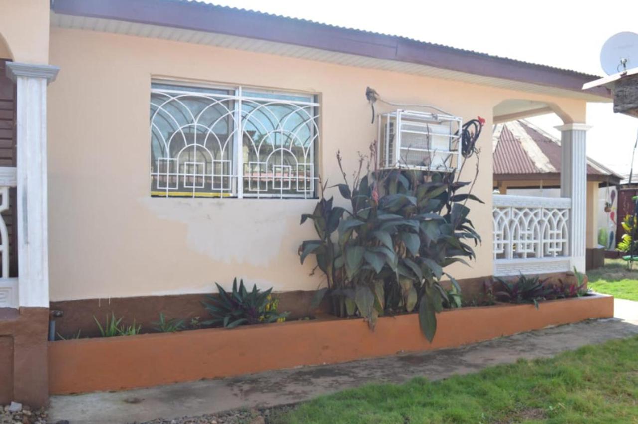 פריטאון Fully Aircondition 3Bed Villa- A C- Wifi- Hotwater מראה חיצוני תמונה