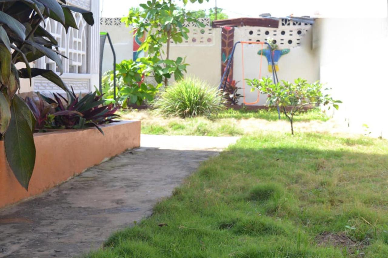 פריטאון Fully Aircondition 3Bed Villa- A C- Wifi- Hotwater מראה חיצוני תמונה