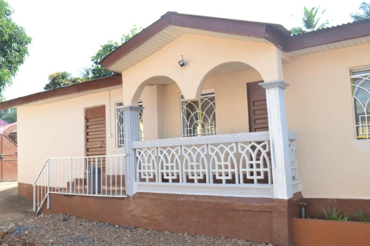 פריטאון Fully Aircondition 3Bed Villa- A C- Wifi- Hotwater מראה חיצוני תמונה
