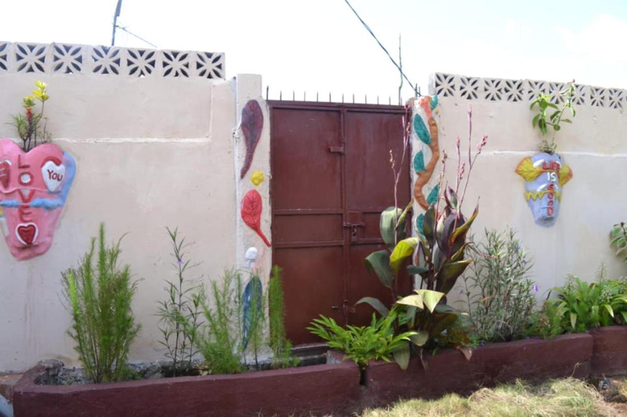 פריטאון Fully Aircondition 3Bed Villa- A C- Wifi- Hotwater מראה חיצוני תמונה